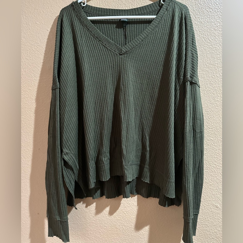 Green sweater thin